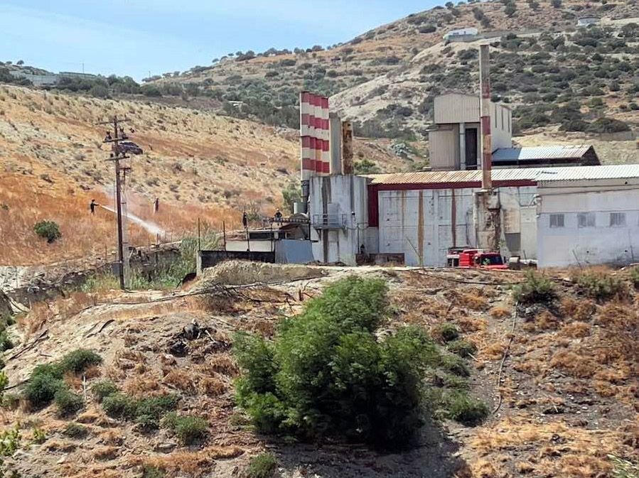 Ιεράπετρα: Τέθηκε υπό έλεγχο η φωτιά που ξέσπασε στις εγκαταστάσεις ιδιωτικού πυρηνελαιουργείου
