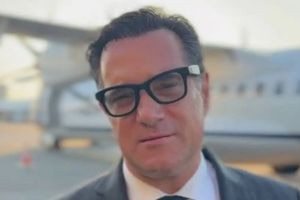 Η ανάρτηση Πολάκη για Άδωνι και… έξυπνα γυαλιά