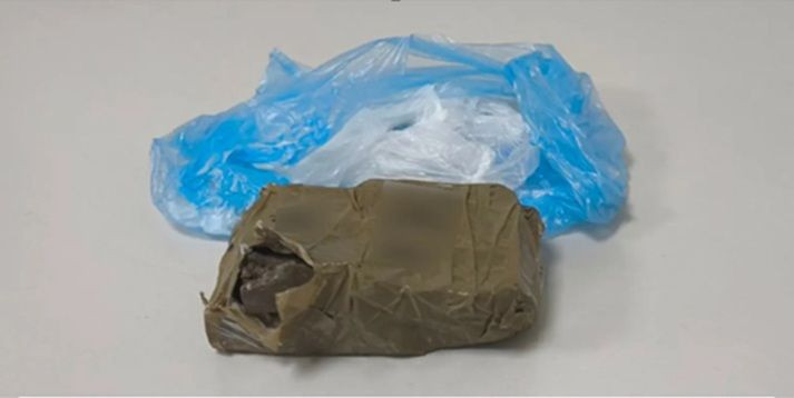 Γνωστή στις Αρχές η 46χρονη που «τσάκωσαν» με σχεδόν ένα κιλό ηρωίνη