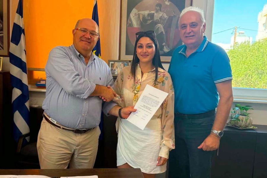 Η περηφάνια του δημάρχου για τον διορισμό της κόρης του