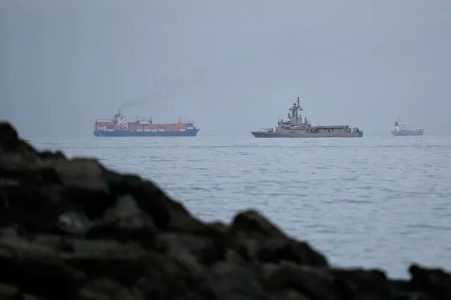 Ομάν και Ιράν συζητούν για “προσωρινό διάδρομο ναυσιπλοΐας” μέσω των Στενών του Ορμούζ