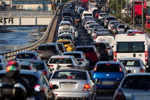 Τι αλλάζει για όσους ενοικιάζουν αυτοκίνητο ή σκούτερ στην Ελλάδα αυτό το καλοκαίρι