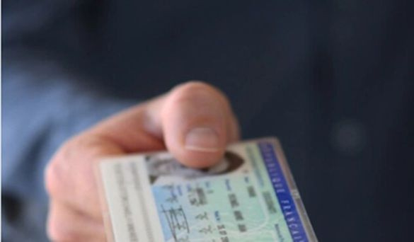 Πάρος: Πλαστογράφησαν τις ψηφιακές ταυτότητές τους για να μπουν σε νυχτερινό κέντρο – Συνελήφθησαν τρεις 17χρονοι