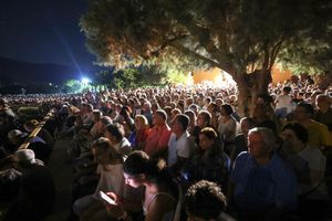 Το Φεστιβάλ της Περιφέρειας Κρήτης «τραγούδησε» υπό το μαγευτικό φως του Αυγουστιάτικου φεγγαριού