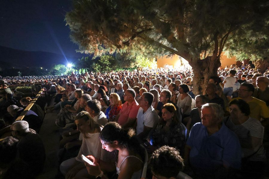 Το Φεστιβάλ της Περιφέρειας Κρήτης «τραγούδησε» υπό το μαγευτικό φως του Αυγουστιάτικου φεγγαριού