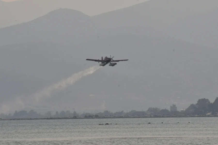 «Διάσπαρτες εστίες φωτιάς στην Αιγιάλεια» λέει ο αντιδήμαρχος Πολιτικής Προστασίας