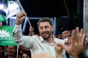 Θα σε ξανάβρω στους μπαξέδες, τρεις του Σεπτέμβρη να περνάς…-«Πράσινη» αντεπίθεση από το νησί του Ανδρέα! -Ο Σαμαράς που θέλει να γίνει…πρωθυπουργός προκαλεί σεισμικές δονήσεις στη δεξιά γειτονιά! -Εντολή Κυριάκου στο Οικονομικών, για τη ΔΕΘ: Ξύστε τον πάτο του βαρελιού…