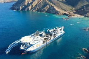 Μέσω…Παρισιού επιχειρεί να ποντίσει το καλώδιο η Αθήνα! Ο Κυριάκος κόβει όπου βρει κορδέλα και…βάζει όλα τα λεφτά του στα περήφανα γηρατειά! Σκοτωμός για τον πιο…αδύναμο κρίκο!