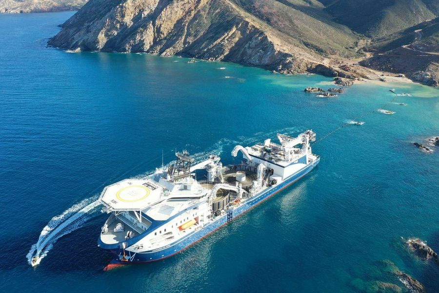 Μέσω…Παρισιού επιχειρεί να ποντίσει το καλώδιο η Αθήνα! Ο Κυριάκος κόβει όπου βρει κορδέλα και…βάζει όλα τα λεφτά του στα περήφανα γηρατειά! Σκοτωμός για τον πιο…αδύναμο κρίκο!