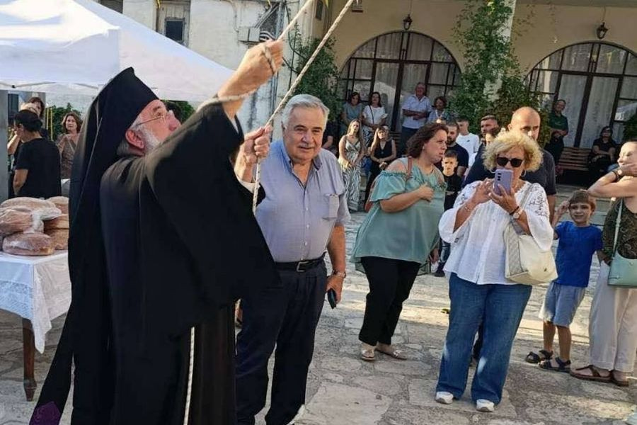 Χτύπησε τις καμπάνες ο Αρχιεπίσκοπος Κρήτης!