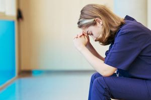 «Θύελλα» στα δημόσια νοσοκομεία: Εκτός Βαρέων χιλιάδες εργαζόμενοι