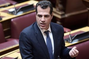 Πλεύρης: Τα ήρεμα νερά δεν σημαίνουν υπαναχώρηση – Τι είπε για μεταφορές μεταναστών από την Κρήτη