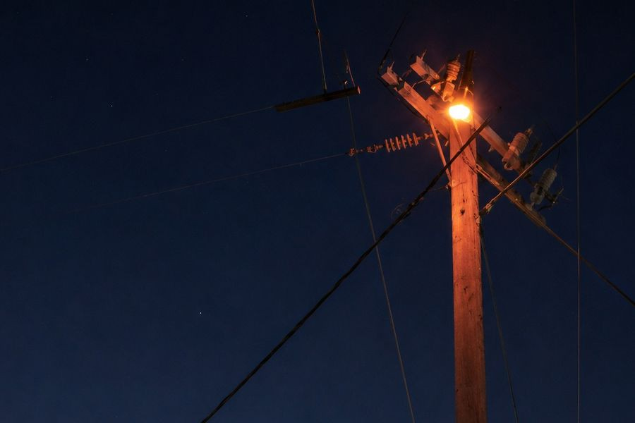 Φωτιά σε στύλο της ΔΕΗ στις Γούρνες λόγω της αυξημένης υγρασίας (pics &vid)