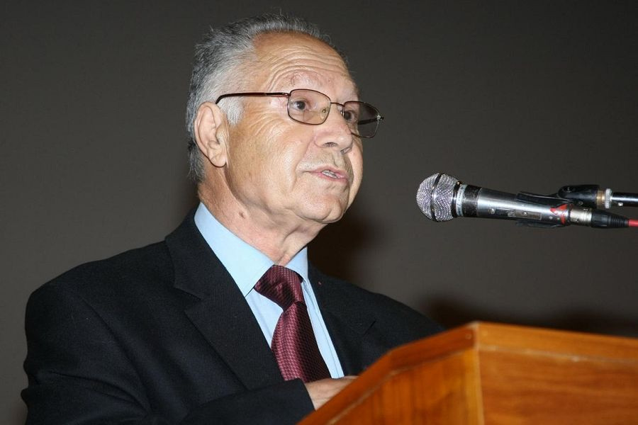«Θεοχάρης Δετοράκης» θα λέγεται στο εξής το Γενικό Λύκειο Καστελλίου