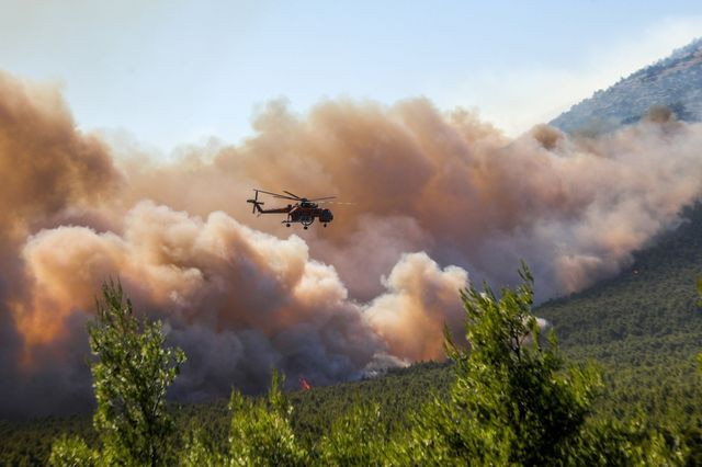 Πύρινη κόλαση σε Πόρτο Γερμενό: Μπαράζ μυνημάτων 112 – Μάχη με τις φλόγες σε τρία μέτωπα, Αγία Παρασκευή, Άγιος Νεκτάριος και Ψάθα