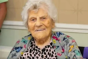 117 ετών έγινε η Έθελ, η γηραιότερη γυναίκα στον κόσμο – Οι 3 συμβουλές της για μακροζωία