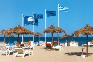 Γαλάζιες Σημαίες 2026: Αυτές είναι οι 17 καλύτερες ακτές στην Αττική