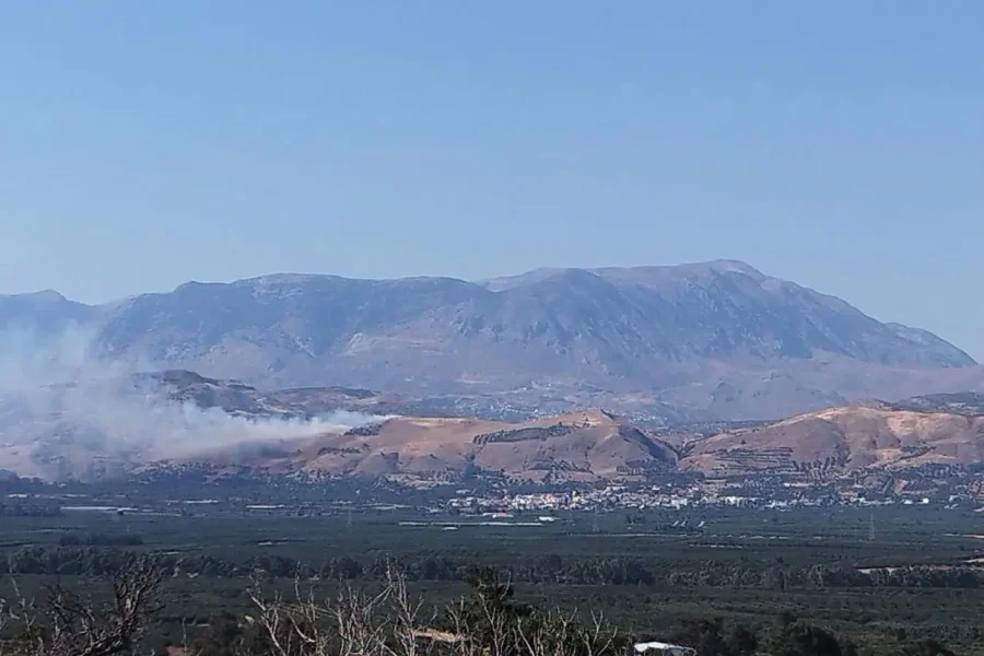 Υπό έλεγχο η φωτιά στη Γόρτυνα – Παραμένουν στο σημείο οι πυροσβεστικές δυνάμεις