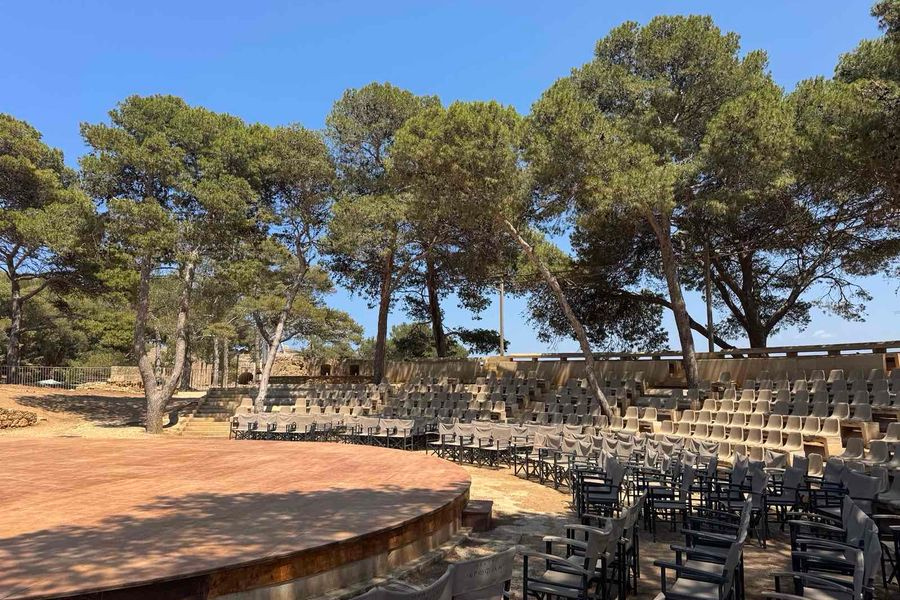 «Ανήκω μόνο σε ‘μένα» με την ερμηνεύτρια Ζωή Λιαντράκη στο Θέατρο Ερωφίλη στη Φορτέτζα Ρεθύμνου
