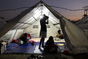Στους 53 οι νεκροί από τον σεισμό στην Ινδονησία – Χιλιάδες άνθρωποι έχουν ανάγκη από επείγουσα βοήθεια