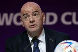 Κλιμακώνεται ο πόλεμος UEFA και Ινφαντίνο: Κατηγορεί τον πρόεδρο της FIFA για «εγκληματική κακοδιαχείριση»