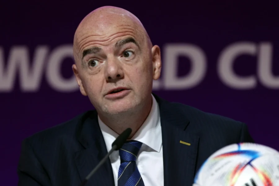 Κλιμακώνεται ο πόλεμος UEFA και Ινφαντίνο: Κατηγορεί τον πρόεδρο της FIFA για «εγκληματική κακοδιαχείριση»