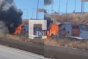 Αναστάτωση στον ΒΟΑΚ: Πήρε φωτιά φορτηγάκι εν κινήσει – δείτε video