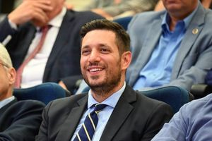 Κ. Κυρανάκης: Το βίντεο από την προ τριακονταετίας συνέντευξη του Ιωάννη Βαρβιτσιώτη και η συμβουλή στους νέους πολιτικούς