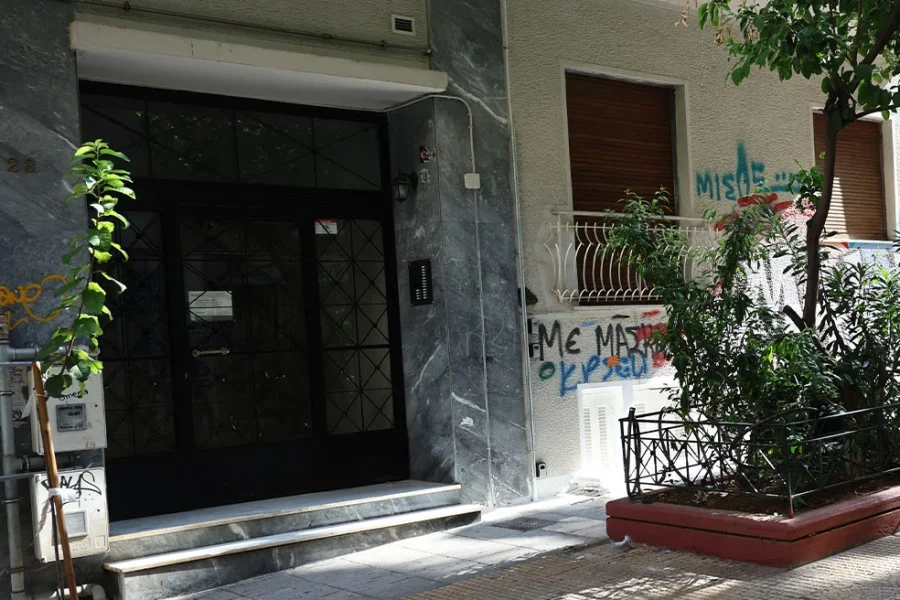 Κυψέλη: Μαχαίρωσαν το βρέφος πάνω από 10 φορές – Τι εντόπισε ο ιατροδικαστής