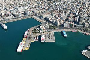 O ΟΛΠ προετοιμάζει το έδαφος για εξαγορές και επέκταση πέρα από τον λιμάνι του Πειραιά