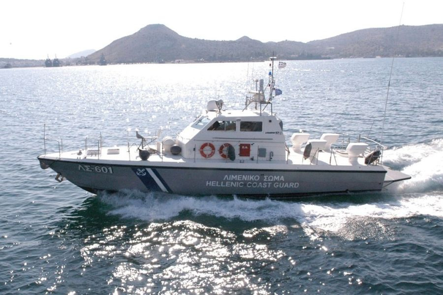 Επιχείρηση διάσωσης πέντε αλλοδαπών ανοιχτά της Ιεράπετρας από το Λιμενικό