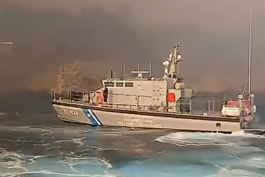 «Η ανθρώπινη ζωή πάνω απ’ όλα» – Συγχαρητήρια στο Λιμενικό για τις διασώσεις πολιτών στη φωτιά του Ρεθύμνου