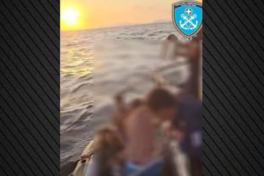 Περιπέτεια στον Σαρωνικό για τέσσερις Ρουμάνους σε λέμβο: Διασώθηκαν και τους επιβλήθηκαν πρόστιμα (vid)