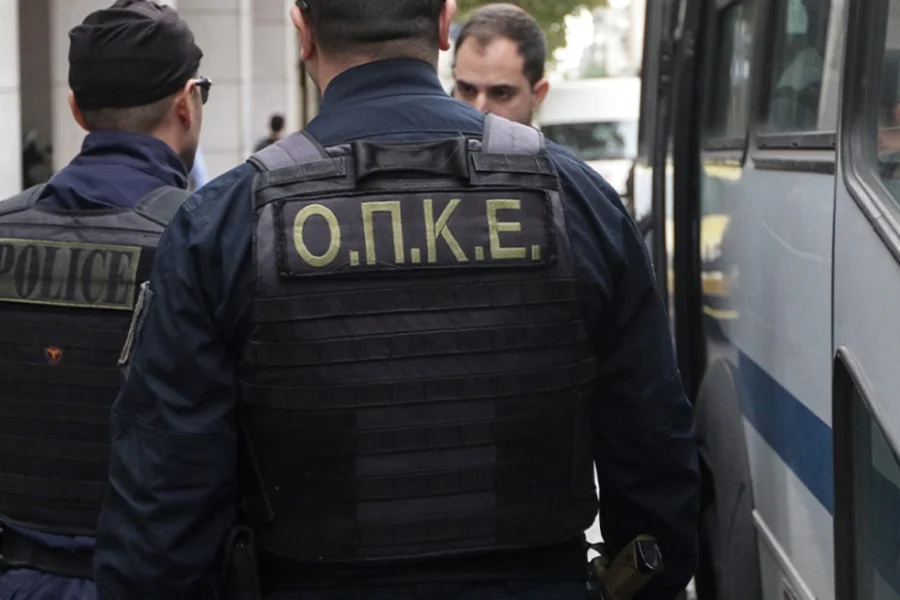 Άγριο επεισόδιο στη Θεσσαλονίκη: Ρομά ξυλοκόπησαν 60χρονο που τους έκανε παρατήρηση για τη μουσική και επιτέθηκαν σε αστυνομικούς