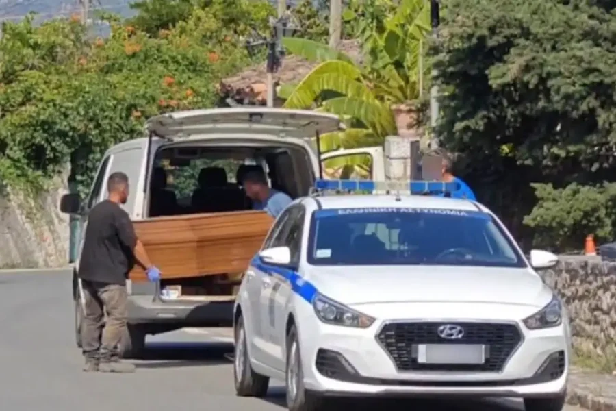 «Έπεσα από τα σύννεφα! Μου απαγόρευε να δω τον μπαμπά»: Συγκλονίζει η αδελφή του 55χρονου που έκρυβε για 2,5 χρόνια τον νεκρό πατέρα τους σε καταψύκτη