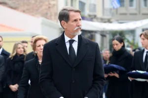 Παύλος Ντε Γκρες: «Με βαθιά θλίψη πληροφορήθηκα την απώλεια του αγαπημένου μου θείου»