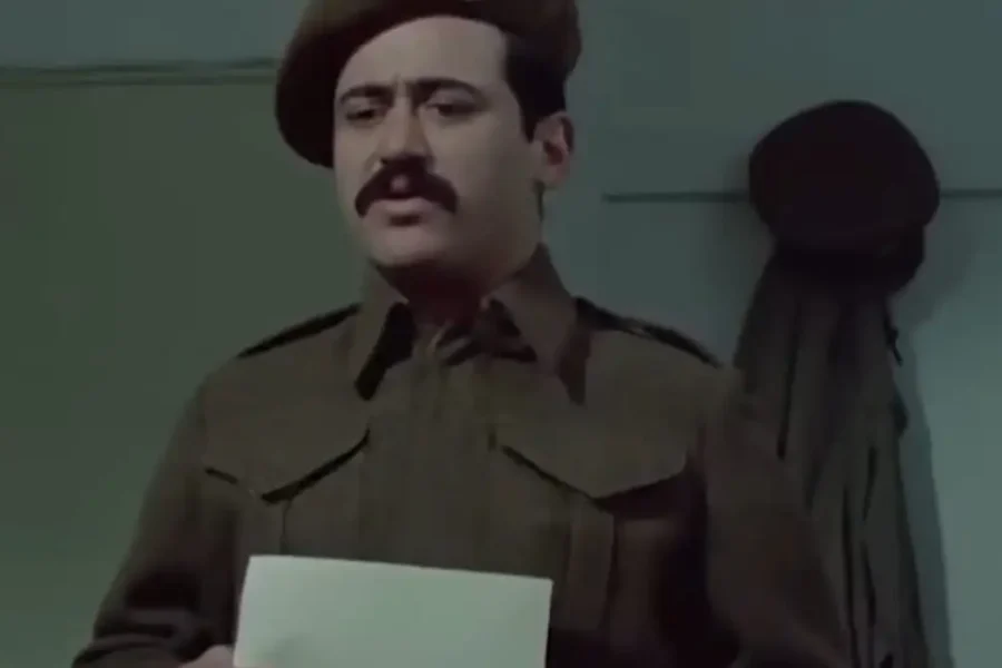 Νίκος Καλογερόπουλος: Ο θρυλικός ρόλος του Παπαδόπουλου στη «Λούφα και Παραλλαγή» που του χάρισε το πρώτο του βραβείο