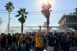 ΑΕΚ – ΟΦΗ : Στο γήπεδο από νωρίς οι φίλαθλοι – Ισχυρή αστυνομική δύναμη στο Παγκρήτιο Στάδιο (pics)