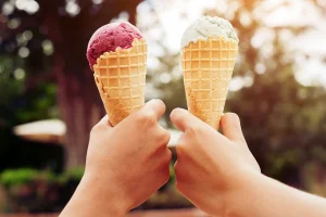 Χαμός στα social media με το πιο εύκολο καλοκαιρινό snack – Δύο υλικά αρκούν για να το φτιάξεις