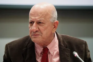 Στη ΜΕΘ του «Ευαγγελισμού» ο Αντώνης Πανούτσος – Προσβλήθηκε από τον ιό του Δυτικού Νείλου