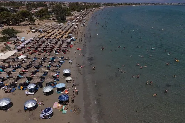 Με δύο “πρόσωπα” ο καιρός μέχρι τον Δεκαπενταύγουστο – Το στοιχείο που προκαλεί ανησυχία