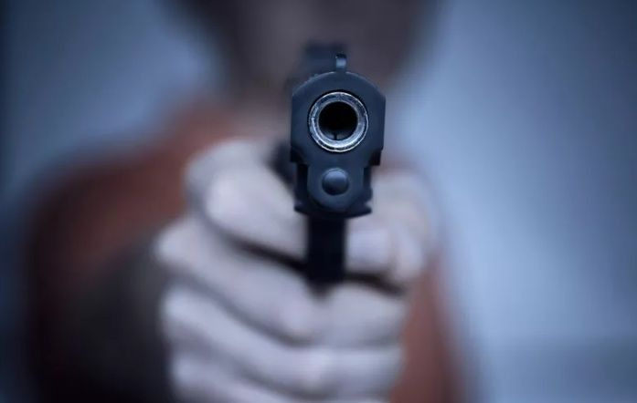 Θεσσαλονίκη: Στον εισαγγελέα ο 38χρονος που πυροβόλησε σε ψιλικατζίδικο – Του πήραν πίσω το ποτό που άρπαξε κι επέστρεψε με καραμπίνα