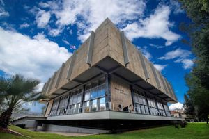 Από τη Βαϊμάρη στη Βασιλίσσης Σοφίας: Το Bauhaus, ο δωρικός ρυθμός και η ελληνική «ψυχή» του Μοντερνισμού