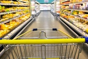 Στο ράφι από σήμερα οι μειωμένες τιμές – «Χειροπιαστή ανακούφιση» για τα νοικοκυριά
