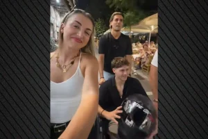 Σταύρος Φλώρος: Η βόλτα στο Μοναστηράκι με πρώην παίκτες του Survivor, δείτε βίντεο