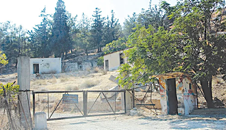 Ένα βαθύ ρήγμα μετατρέπει οικοδομικά τετράγωνα σε κοινόχρηστους χώρους στο πρώην Στατόπεδο Μπετεινάκη