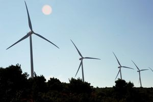 Φωτιές: Εντολή εισαγγελέα για έρευνες της Πυροσβεστικής σε όλα τα αιολικά πάρκα στην Ελλάδα