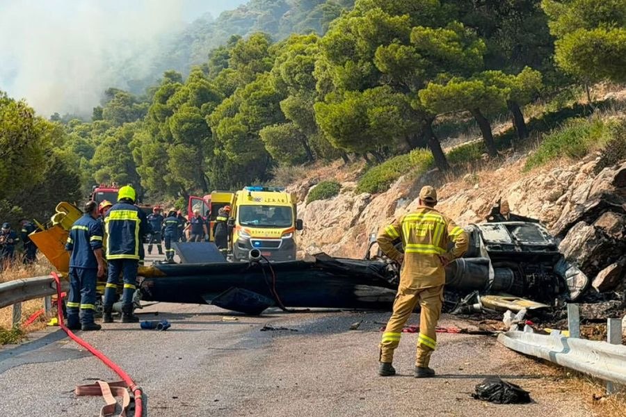 Σύγκρουση ελικοπτέρων στην Ψάθα: Δύο νεκροί, ένας Έλληνας και ένας Ρουμάνος – Εξετάζεται το ενδεχόμενο ανθρώπινου λάθους