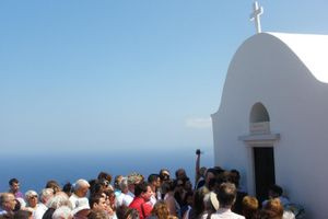Ο μικρός ναός στη Σίκινο που ποτέ δεν επισκέφθηκε ο ποιητής – Το τάμα του Ελύτη για την Παναγία της Παντοχαράς