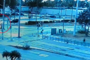Ελεύθερος με περιοριστικούς όρους ο 32χρονος οδηγός ταξί για το τροχαίο στη Βούλα: Παραπλανήθηκα από το GPS, υποστήριξε